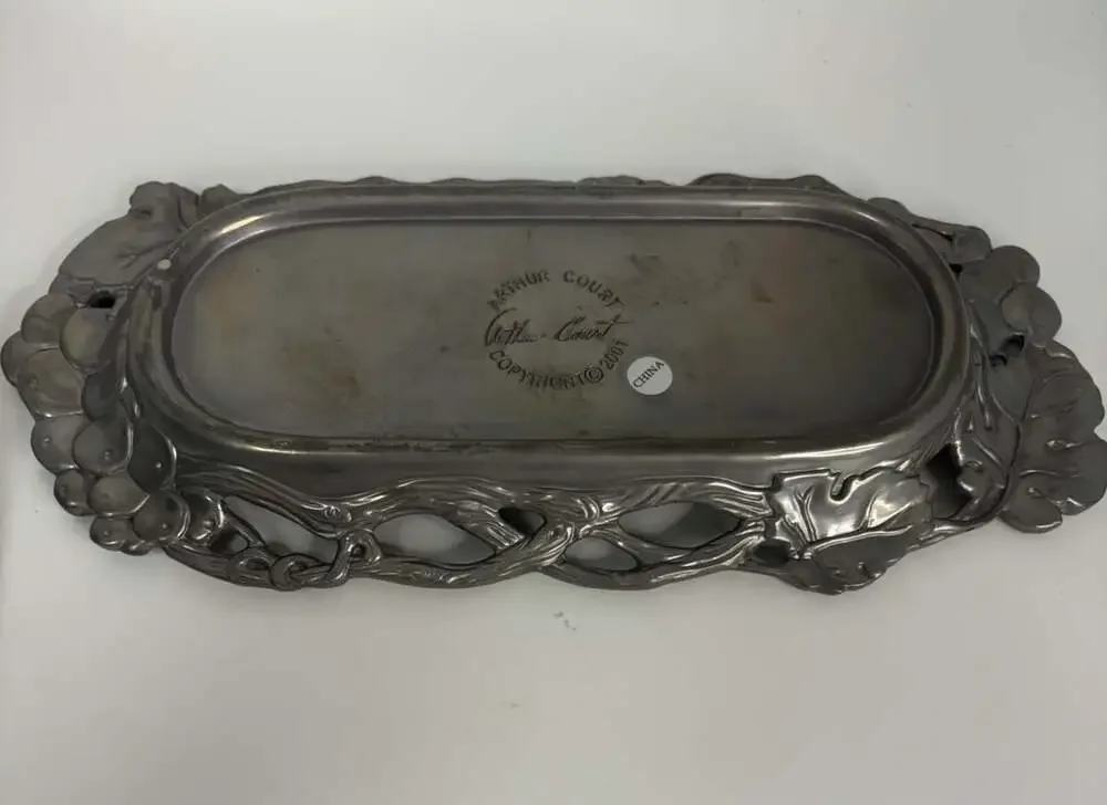 Vintage Arthurs Court 2001 Pewter Grape Vines Leaves Covered Butter Dish.